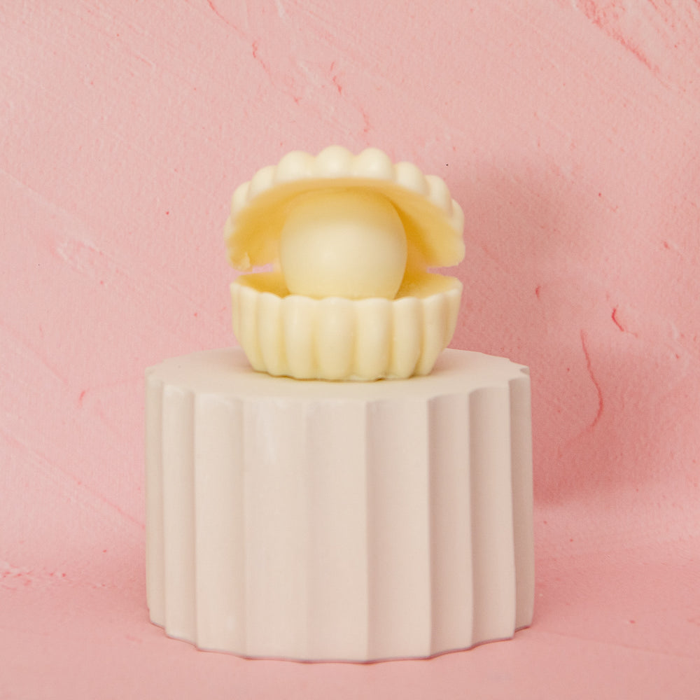 Clam Shell Pearl Candle