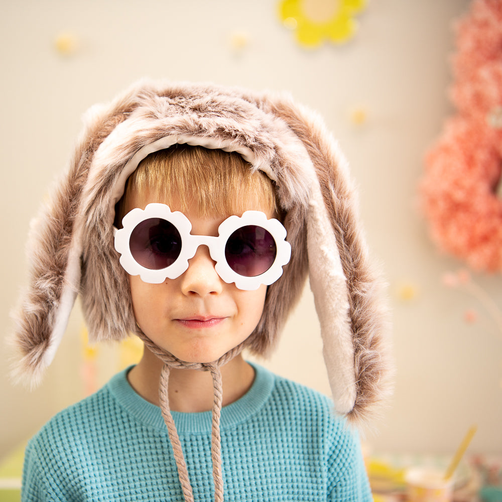
                  
                    Load image into Gallery viewer, Kids Flower Shaped Sunglasses
                  
                