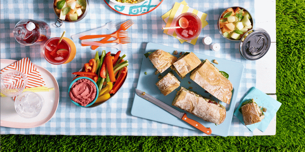 SPRING MONTH: PACK THE PERFECT PICNIC