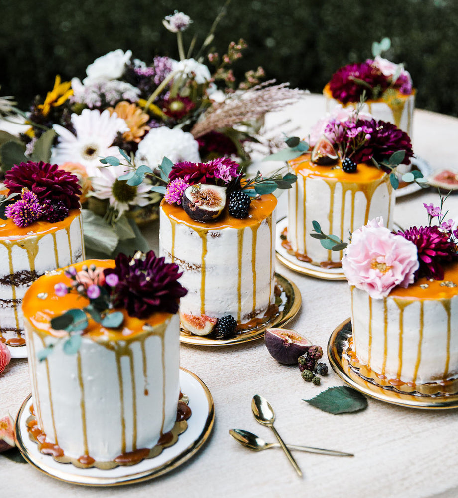 WEDDING CAKE OR WEDDING DESSERTS?