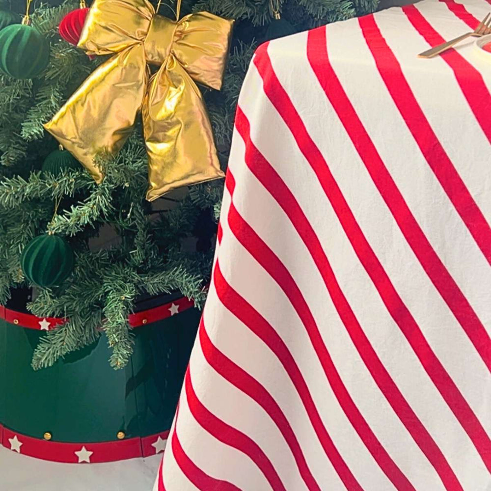 
                  
                    Load image into Gallery viewer, Candy Cane Stripe Scalloped Tablecloth
                  
                