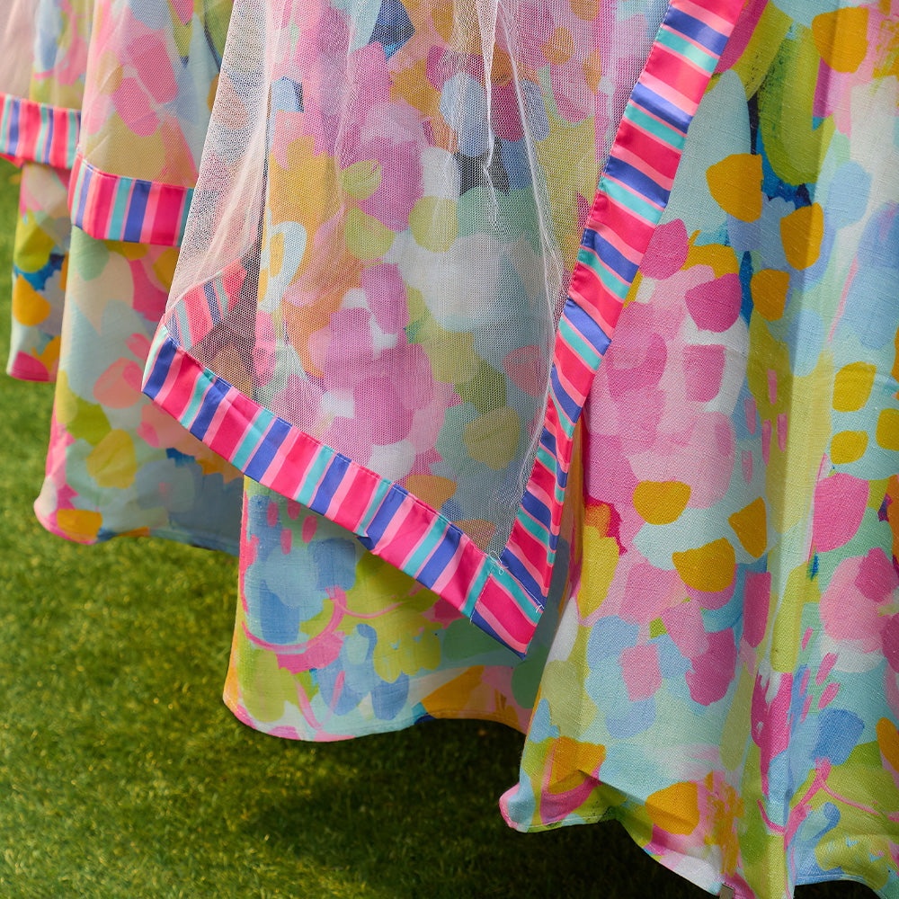 
                  
                    Load image into Gallery viewer, Buzz Off Food Cover
                  
                