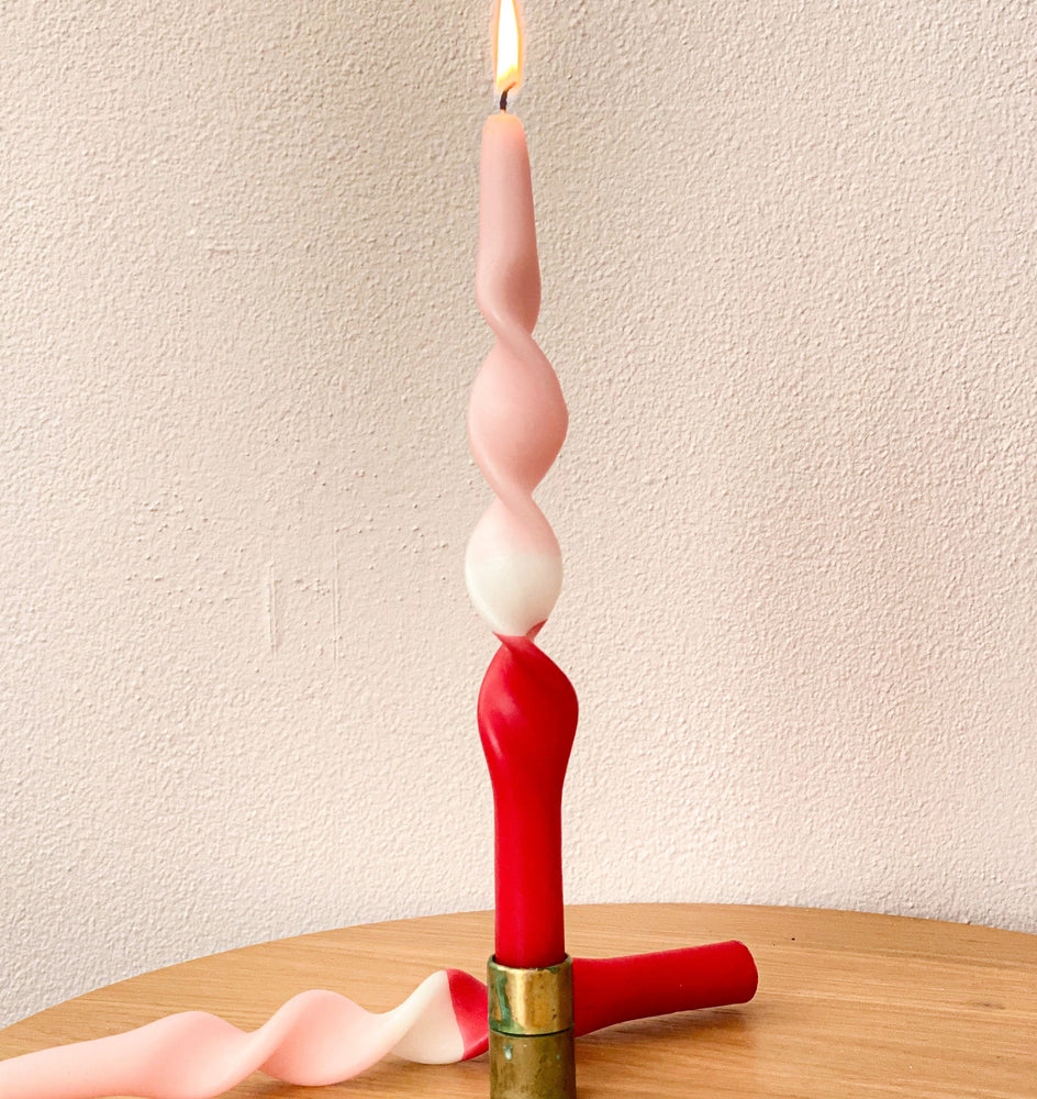 
                  
                    Load image into Gallery viewer, Twist Duo Toned Candle - Red Velvet 28cm
                  
                